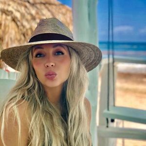 Meet your Posher, Valerie